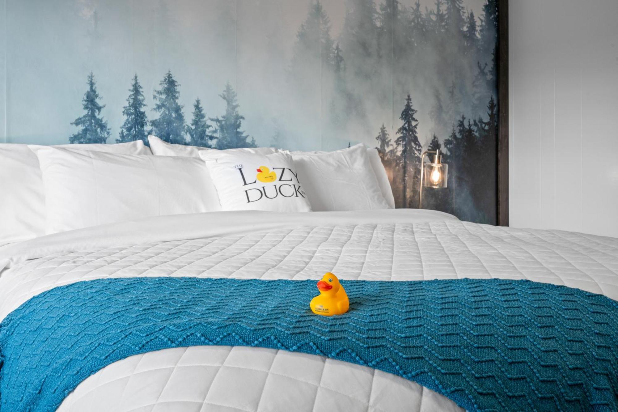 Lazy Duck Inn 웨스트 엘로스톤 외부 사진
