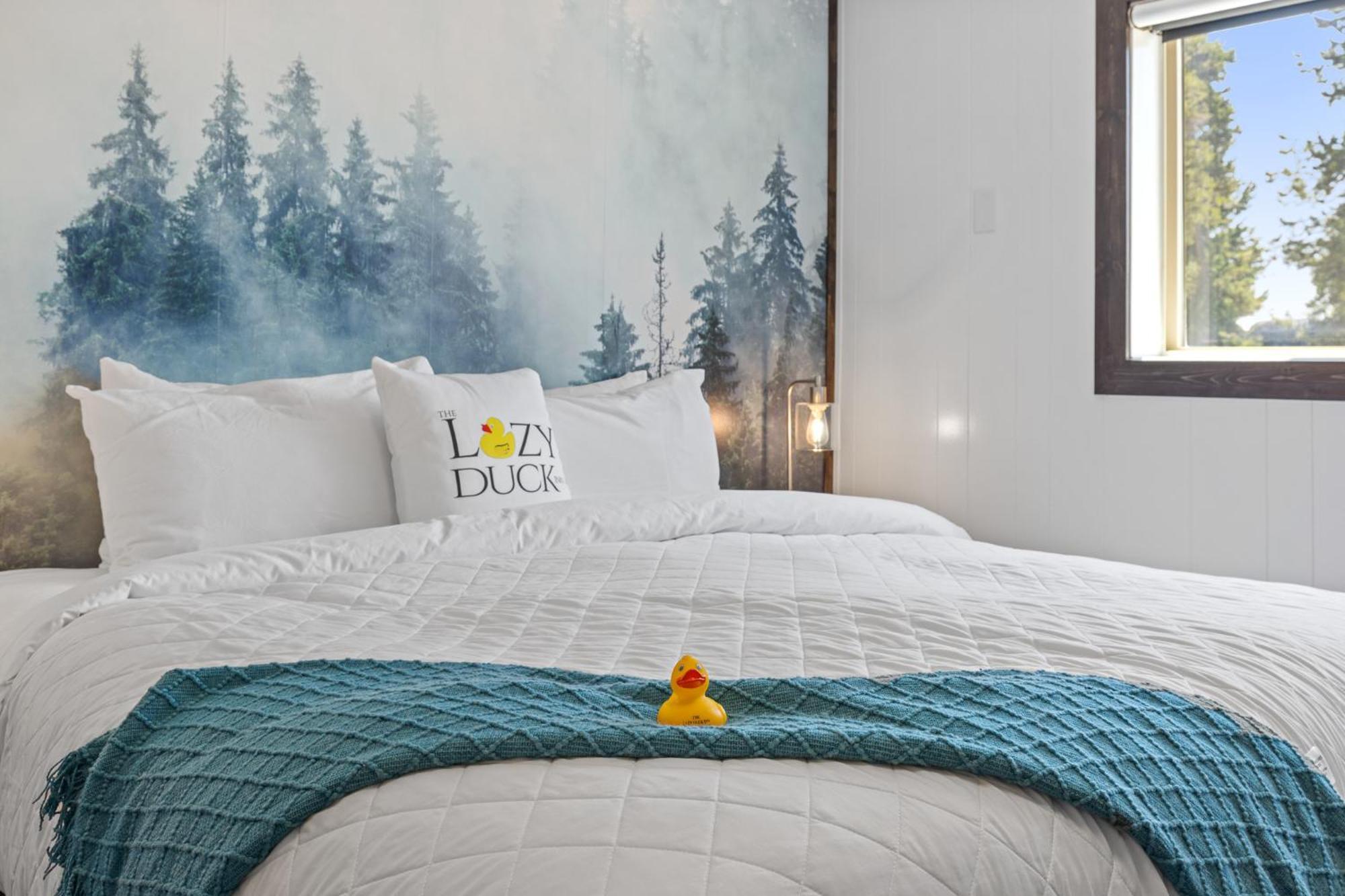 Lazy Duck Inn 웨스트 엘로스톤 외부 사진